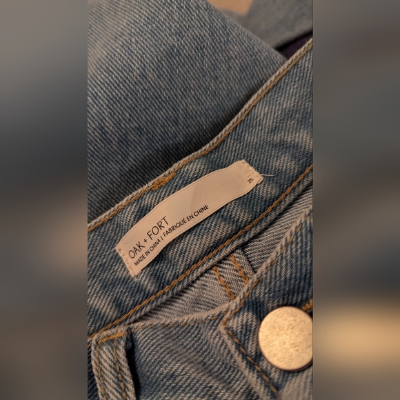 Oak & Fort light denim flared jeans w/ split raw hem, size 25 - Picture 5 of 5